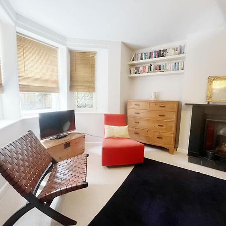 Unique & Homely Suite With Own Access ブリストル エクステリア 写真